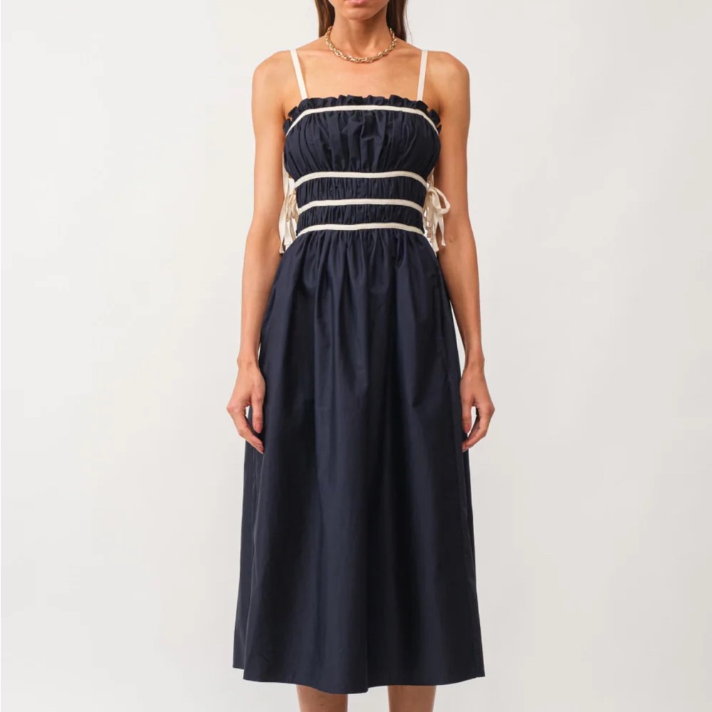 🌼NWOT Wenrine Navy and White Midi Dress w/ ties!